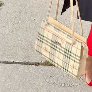 Burberry purse